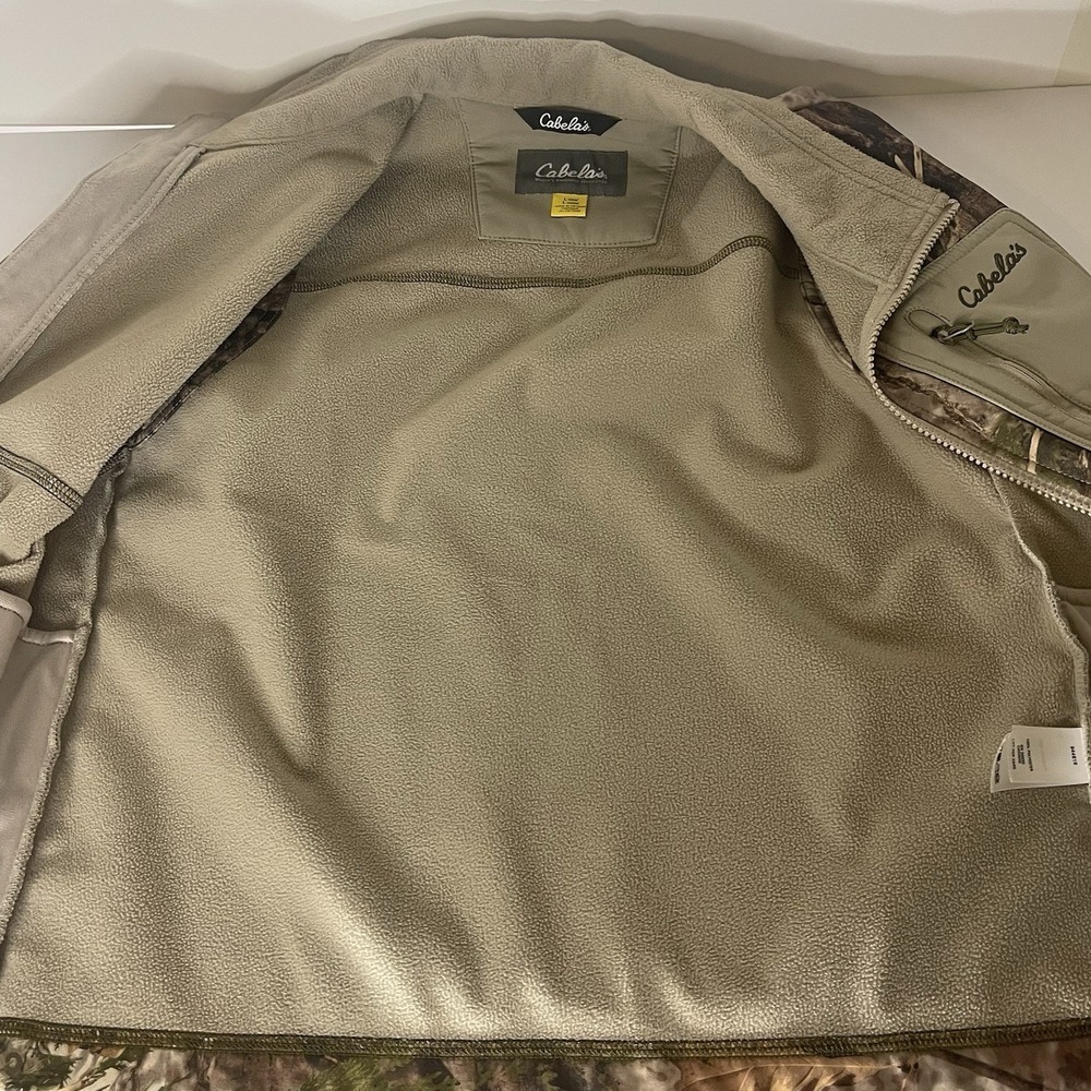Cabela's Women's Large Woodland Camo Fleece Lined Hunting Vest Zip Pockets - Picture 8 of 13